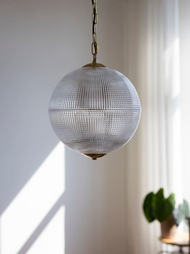 Globus Rippenglas Pendelleuchte – Vintage Globus Deckenleuchte mit schlankem modernem Aussehen