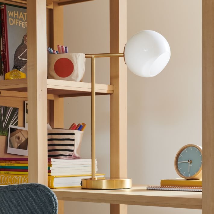 Lámpara de mesa USB de cristal Brina: moderna lámpara de noche con estilo