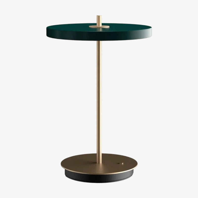 Lampe de table en métal minimaliste moderne sculpturale Astris pour salon et bureau