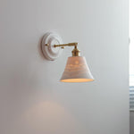 Cargar imagen en el visor de la Galería, Lámpara de pared vintage de cerámica japonesa de latón con una luz
