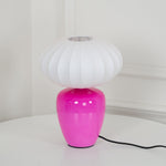 Bild in der Galerieansicht laden, Baiser Tischlampe
