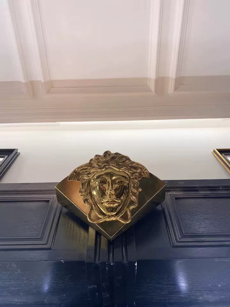 Sphinx Messing Wandleuchte