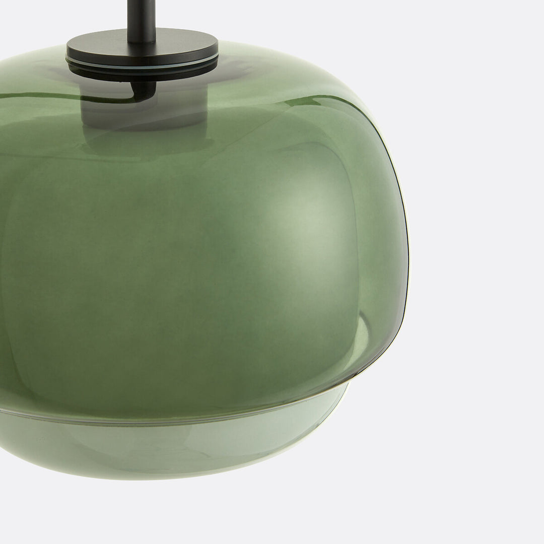Aplique de pared Clinco con forma de globo de cristal contemporáneo: diseño moderno, iluminación versátil para salón, dormitorio y pasillo.