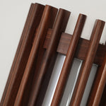 Charger l'image dans la visionneuse de galerie, Applique murale Boskelux en noyer – Plaque arrière incurvée et lumière diffuse pour salons ou couloirs