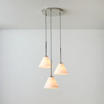 Charger l&#39;image dans la visionneuse de galerie, Lustre conique à 3 lumières Conica - Suspension sculpturale en verre de style moderne
