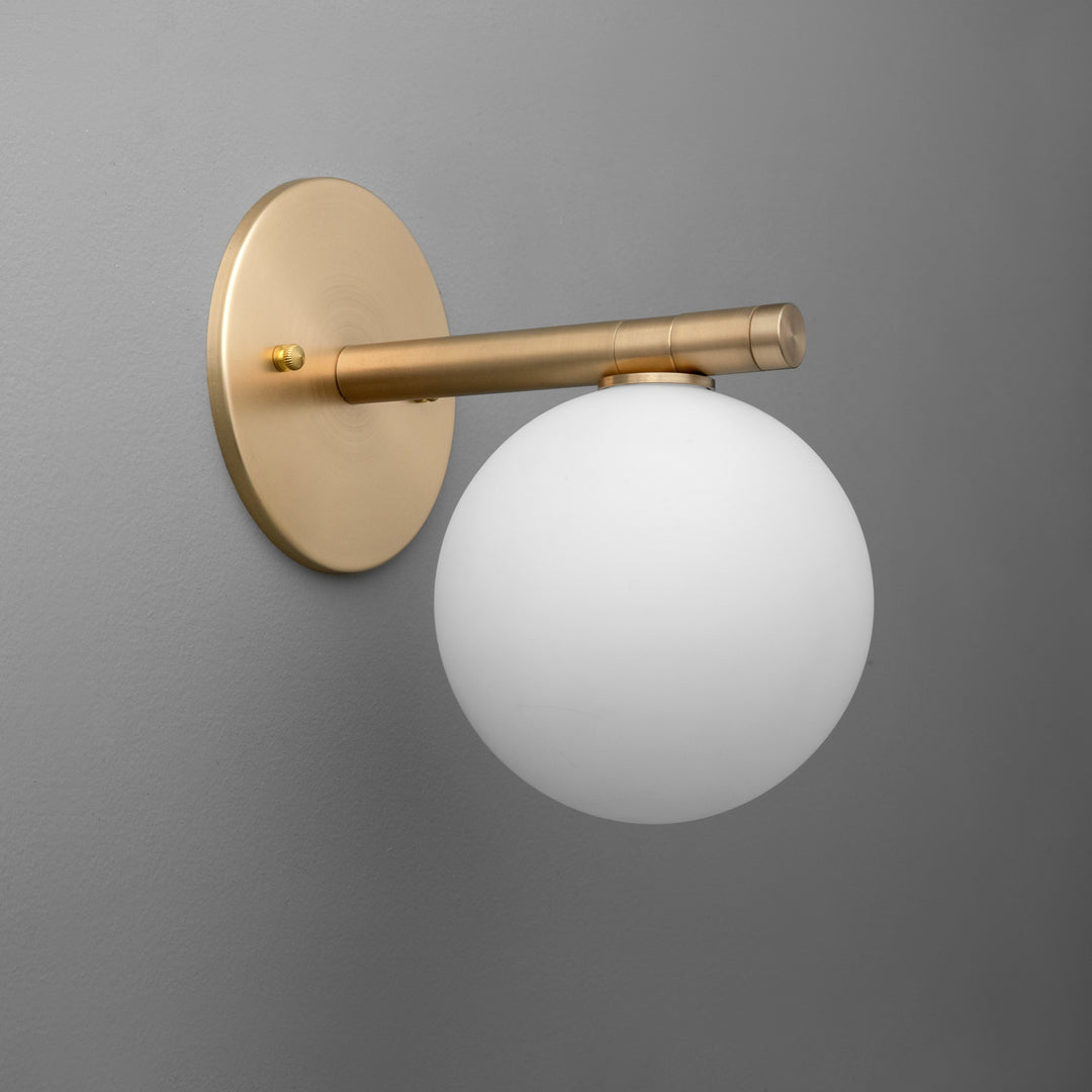 Glorica Glass Minimalist Metal and Glass Wall Sconce – Elegant Decorative Light Fixture for Living Rooms and Hallways