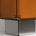 Cargar imagen en el visor de la Galería, Close view of the translucent acrylic corner and metal fasteners