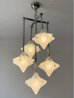 Charger l&#39;image dans la visionneuse de galerie, Lustre Art Déco Étoile – Luminaire déco en verre dépoli pour salle à manger – Astris Vega 
