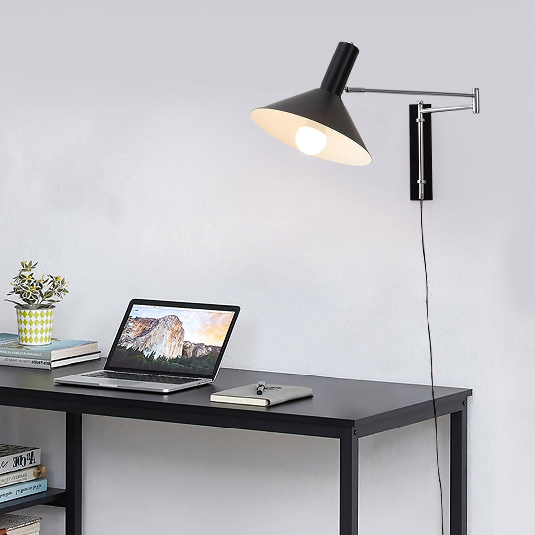 Aplique de pared de metal blanco con brazo ajustable