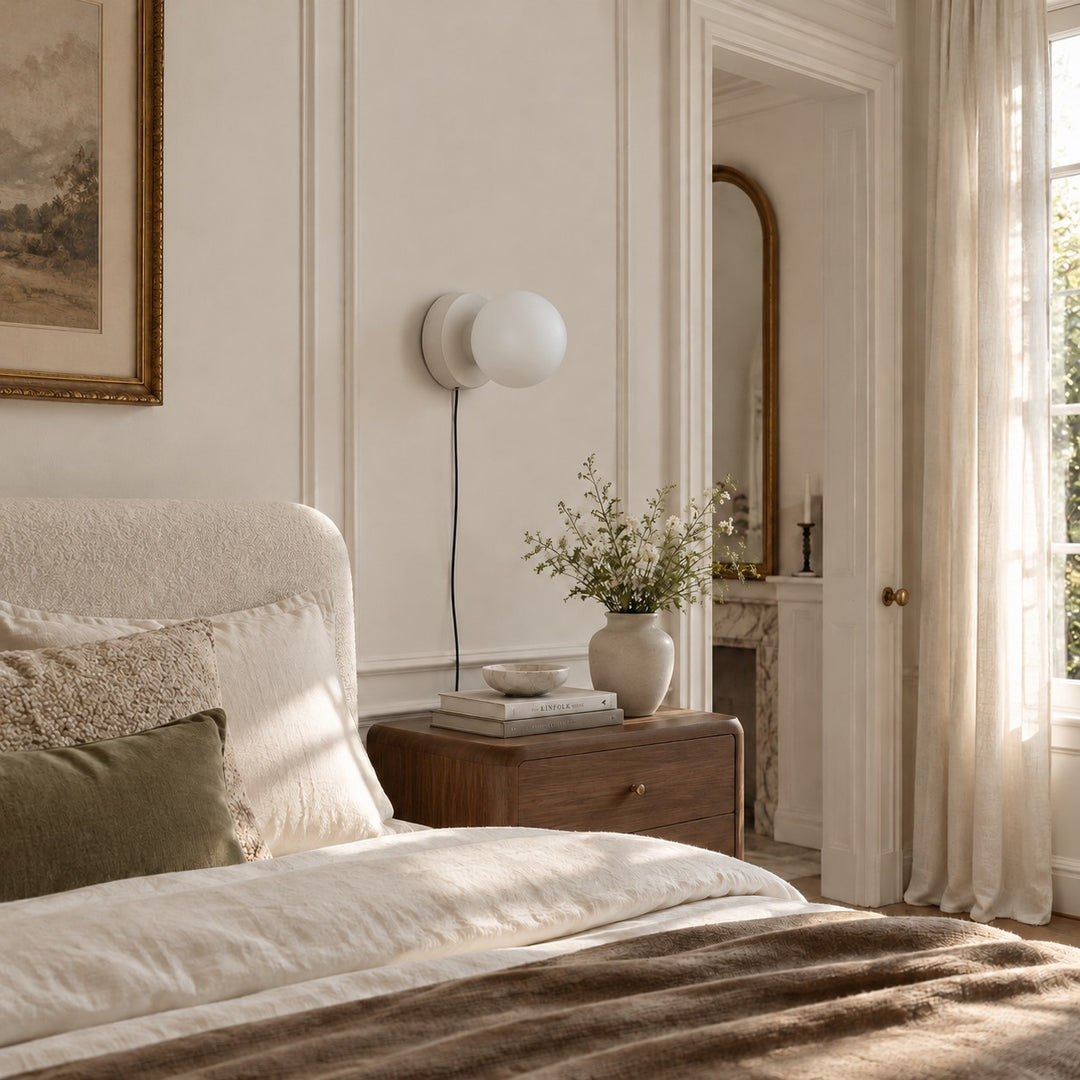 Nuvol Glass Plug-In Wall Light
