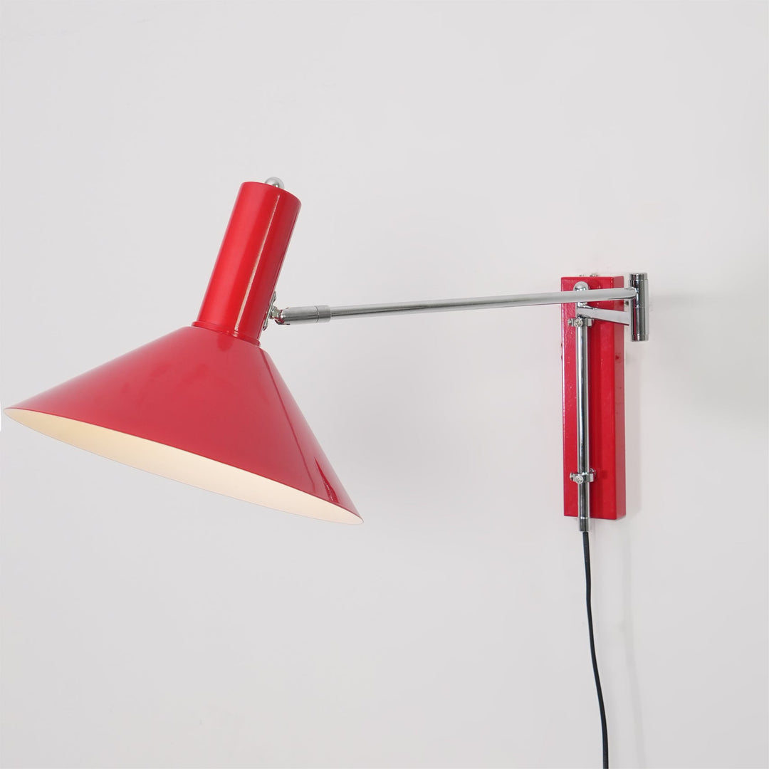 Aplique de pared de metal blanco con brazo ajustable