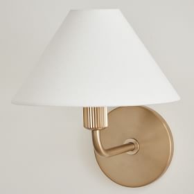Aplique de pared Diora: moderna lámpara de latón con elegante pantalla