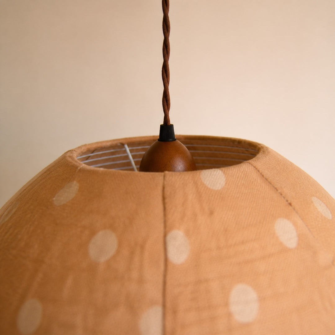 Close view of shade frame and top fitting