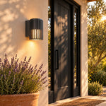 Cargar imagen en el visor de la Galería, Compact Outdoor Sconce for a Door Wall