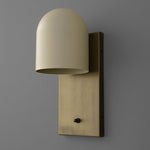 Charger l&#39;image dans la visionneuse de galerie, Applique murale Metio Dome en laiton, style milieu de siècle moderne – Un éclairage polyvalent pour les espaces de vie
