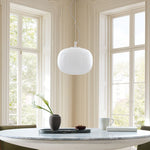 Cargar imagen en el visor de la Galería, Lámpara colgante minimalista de cristal Lumivelle: diseño regulable en altura
