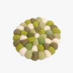 Cargar imagen en el visor de la Galería, Moss ivory handmade felt ball coaster