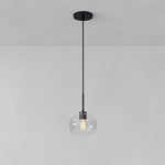 Cargar imagen en el visor de la Galería, Lámpara colgante Selvion con forma de globo escultural: moderna lámpara colgante de cristal con un diseño elegante.
