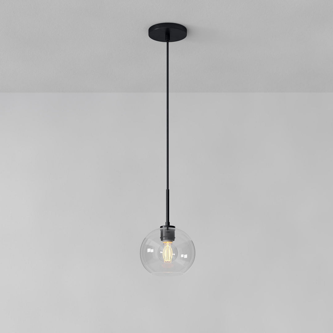 Lámpara colgante Selvion con forma de globo escultural: moderna lámpara colgante de cristal con un diseño elegante.