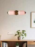 Cargar imagen en el visor de la Galería, Aplique de pared horizontal Eloise de cristal vintage americano con forma de farol
