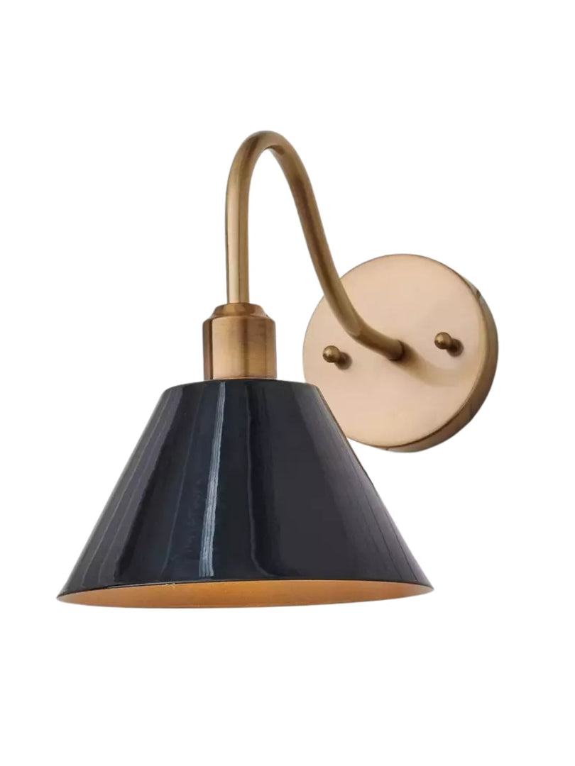 Aplique industrial moderno cónico con silueta de metal limpio