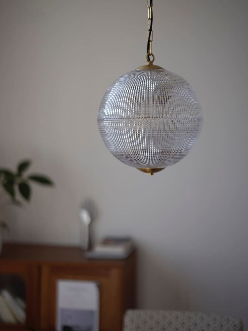 Globus Rippenglas Pendelleuchte – Vintage Globus Deckenleuchte mit schlankem modernem Aussehen