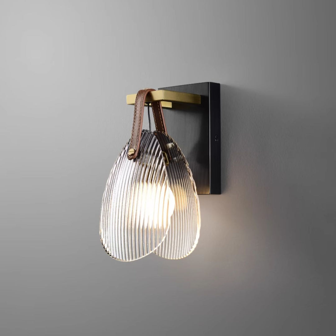 Lámpara de pared de cristal con forma de concha