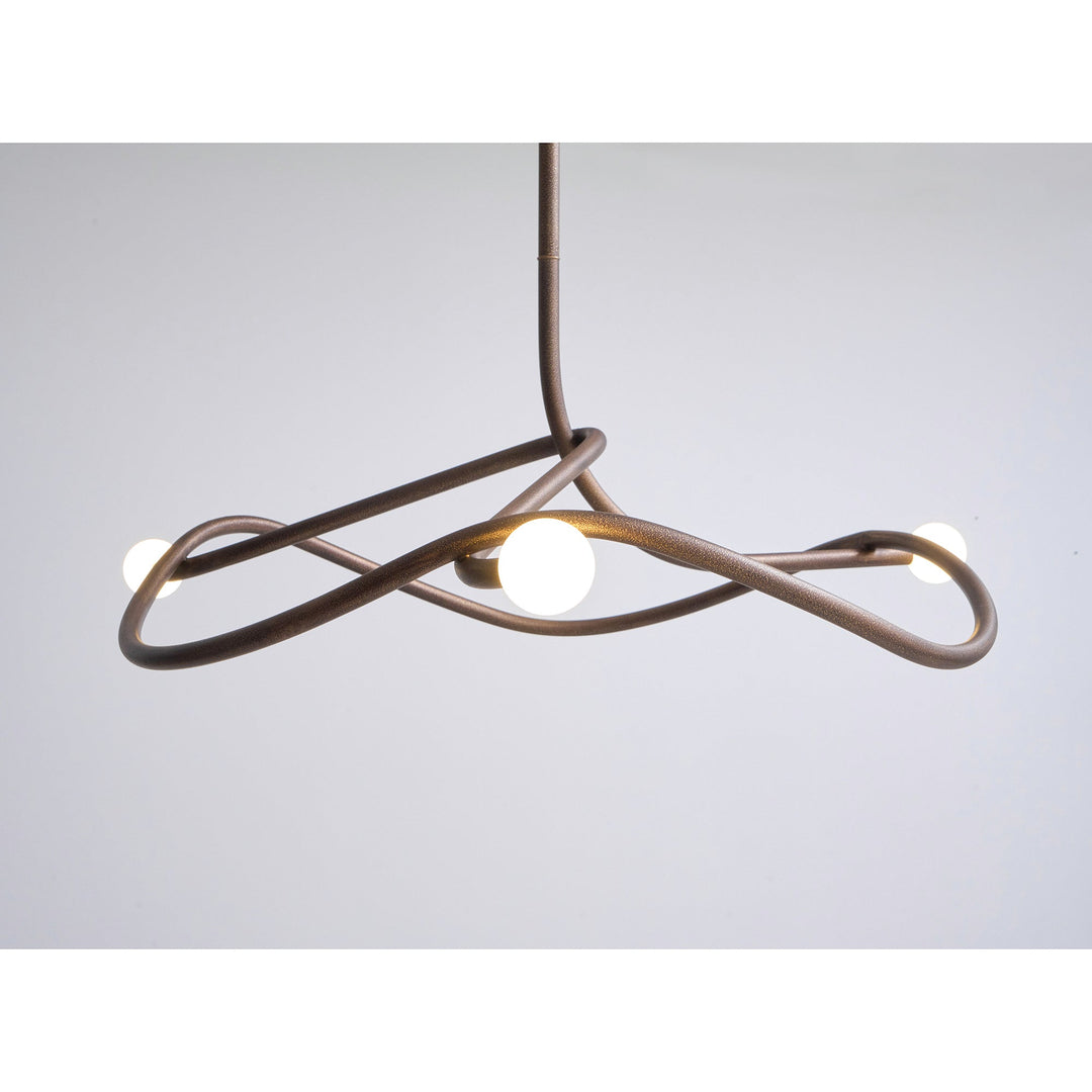 Lustre Tryst