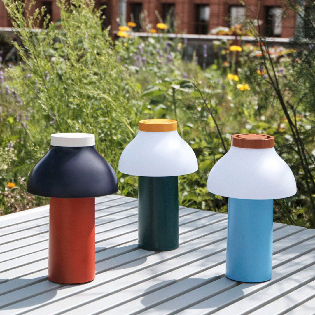 Moderne tragbare Tischlampe – minimalistisches, wiederaufladbares Licht für Innen- und Außenbereich