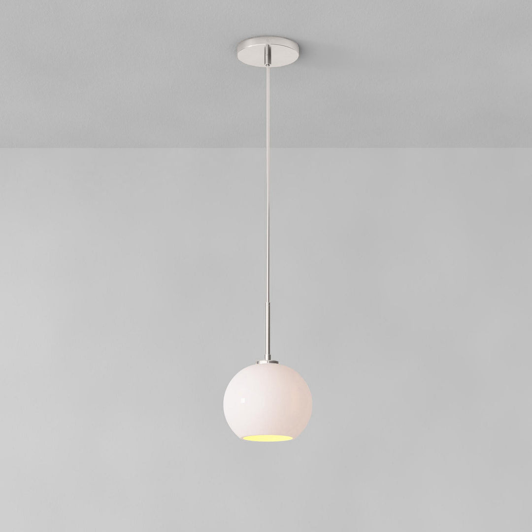 Lámpara colgante Selvion con forma de globo escultural: moderna lámpara colgante de cristal con un diseño elegante.