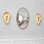 Bild in Gallery-Viewer laden, Oyster Hammerschlag Onyx Wandleuchte