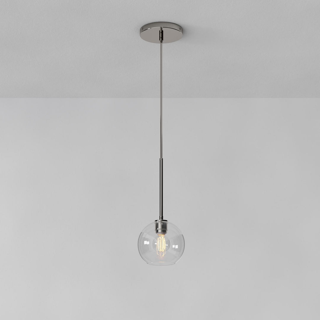 Lámpara colgante Selvion con forma de globo escultural: moderna lámpara colgante de cristal con un diseño elegante.