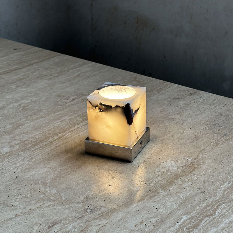 Würfel Marmor-Tischlampe