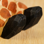 Cargar imagen en el visor de la Galería, Wooden animal phone stand detail view