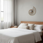 Cargar imagen en el visor de la Galería, Lámpara de pared moderna con silueta de concha de nautilus Spiralyn - Iluminación para sala de estar