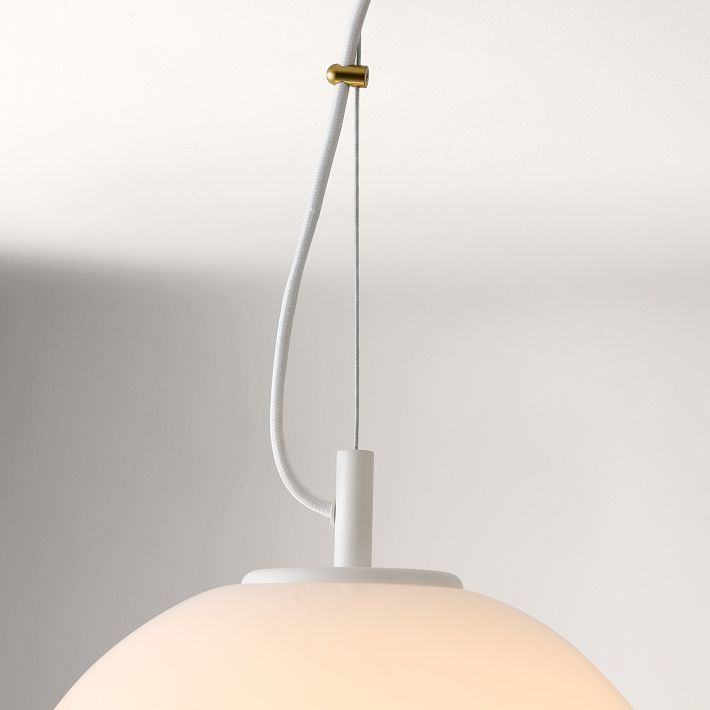 Lámpara colgante minimalista de cristal Lumivelle: diseño regulable en altura