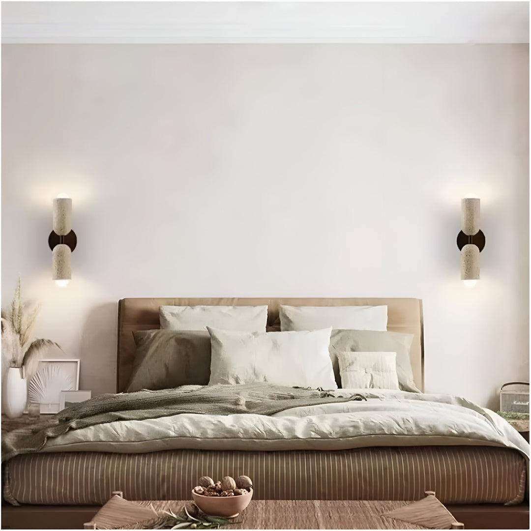 Merrill Travertin und Holz LED Wandleuchte
