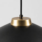 Bild in Gallery-Viewer laden, Close view of the black braided cord and brushed brass shade connector