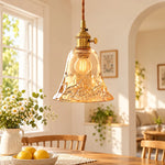 Cargar imagen en el visor de la Galería, Glass Flower Vase Pendant Light