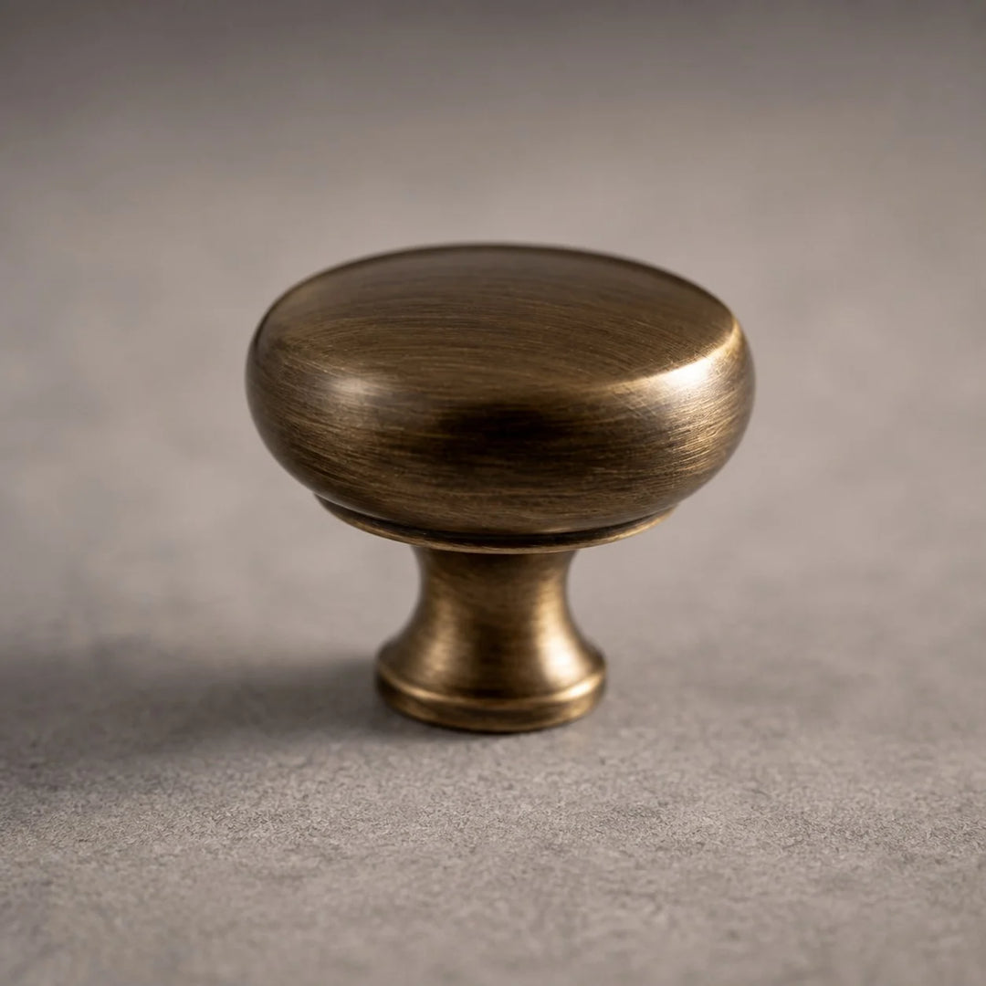 Cabinet hardware detail