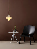 Cargar imagen en el visor de la Galería, Lámpara colgante Art Déco Star de cristal esmerilado con estilo geométrico - Astris Elara 
