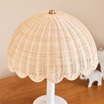 Cargar imagen en el visor de la Galería, Lámpara de mesa infantil Olvara de ratán con burbujas: una acogedora iluminación de mesa de estilo bohemio
