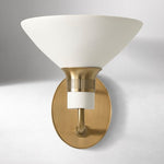 Charger l&#39;image dans la visionneuse de galerie, Applique murale conique en porcelaine Calvor - Élégant luminaire en céramique et laiton
