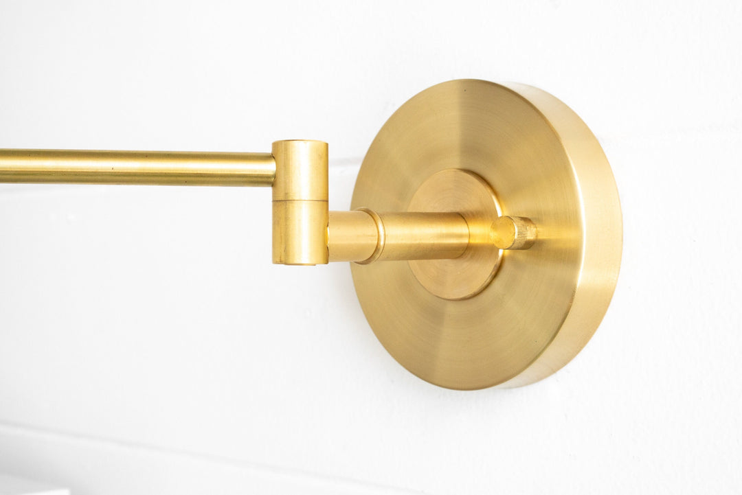 Aplique de pared estilo escuela Ornato Luxe de latón - Lámpara de pared Art Déco con pantalla de vidrio blanco
