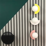 Charger l&#39;image dans la visionneuse de galerie, Applique murale nordique en forme de boule de verre et de macaron, en métal coloré, décoration moderne
