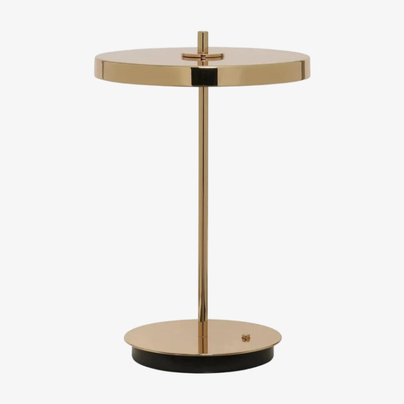 Lampe de table en métal minimaliste moderne sculpturale Astris pour salon et bureau