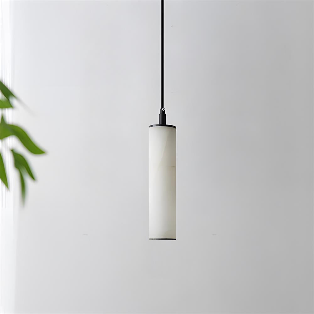Lampe suspendue tube en albâtre Calder