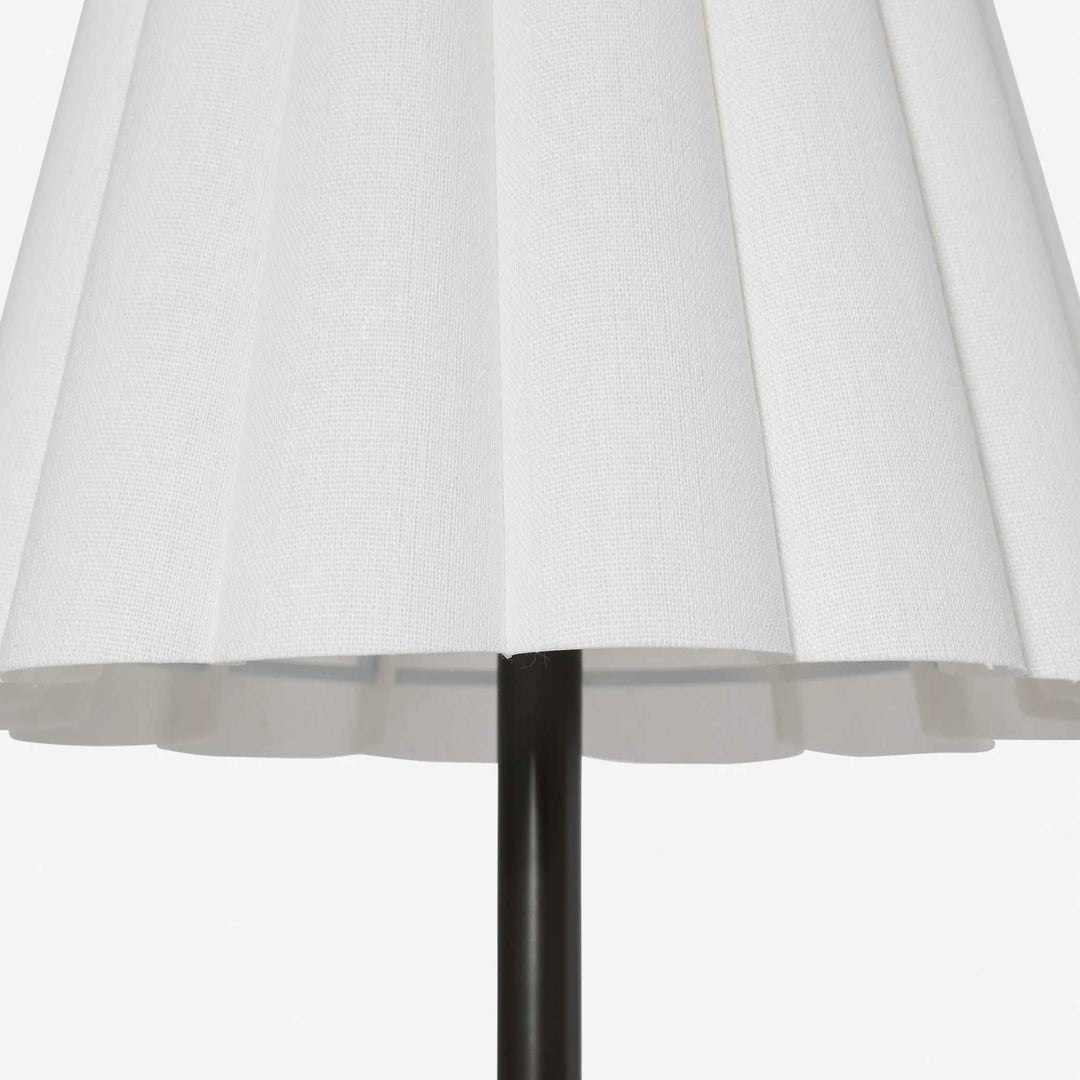 Lámpara de mesa delgada de transición Ruffmeto: iluminación con pantalla escultural para sala de estar o dormitorio