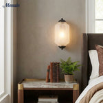 Cargar imagen en el visor de la Galería, Aplique de pared Eloise vintage de vidrio lechoso festoneado: iluminación de acento moderna para baño y dormitorio