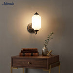 Cargar imagen en el visor de la Galería, Aplique de pared Eloise vintage de vidrio lechoso festoneado: iluminación de acento moderna para baño y dormitorio